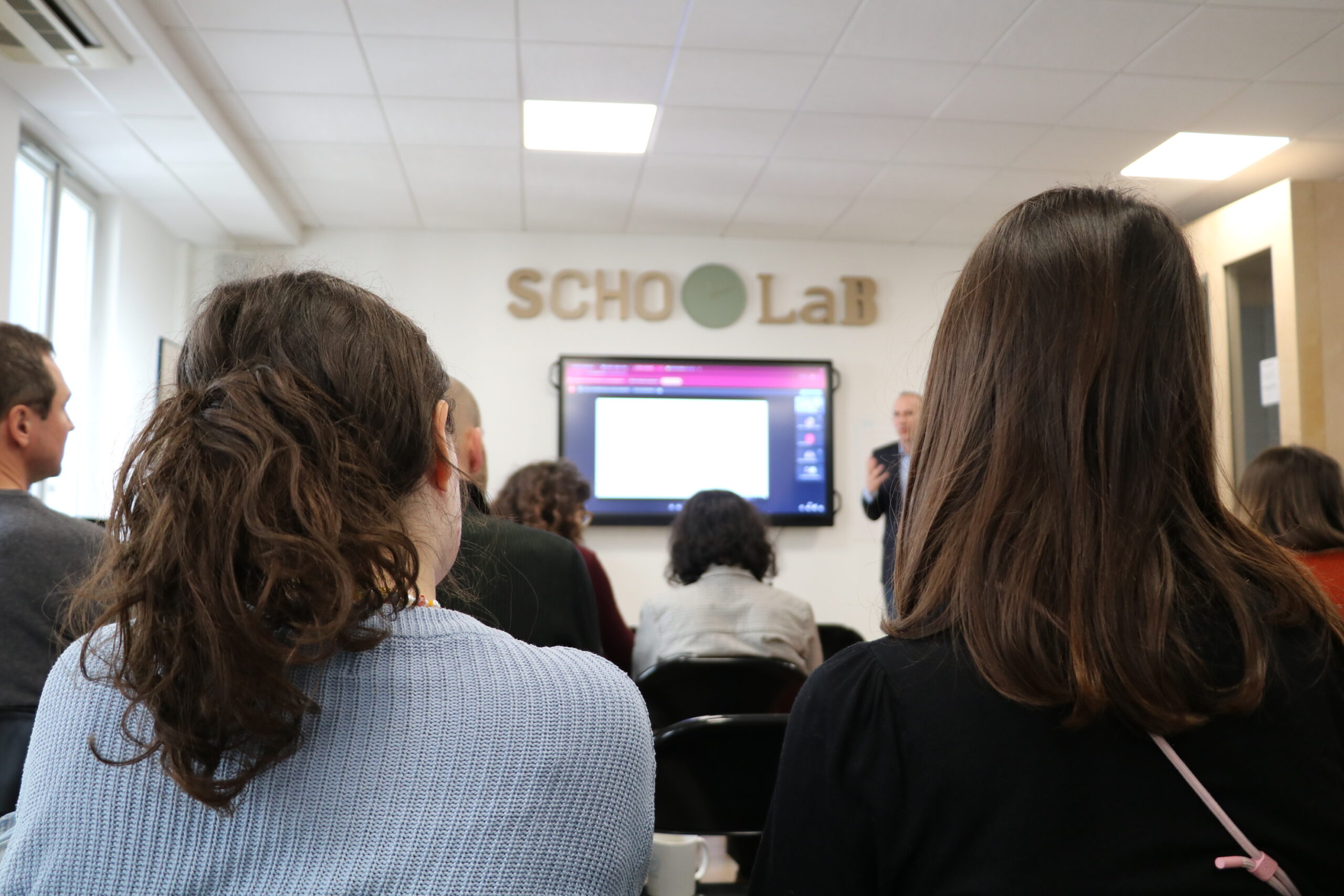 Conférence dans un espace du lieu Schoolab Saint-Lazare